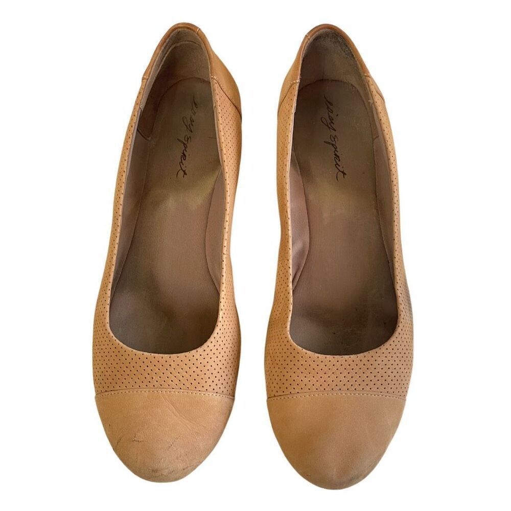 EASY SPIRIT Dalee Wedge Pumps in Breathable Natural Tan, Size 9.5